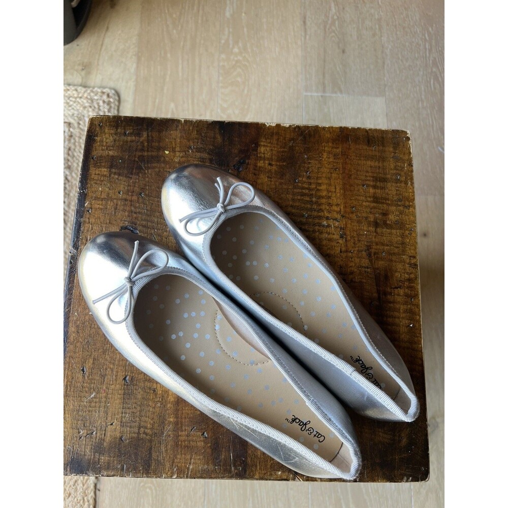 Cat & Jack Silver Ballet Flats Size 5 (9-10 Years) girl silver flats bow flats